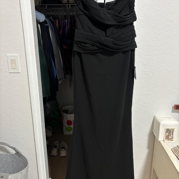 Lulus Elegant Finesse Black Pleated Cutout Maxi Dress - Size S - Picture 3 of 3